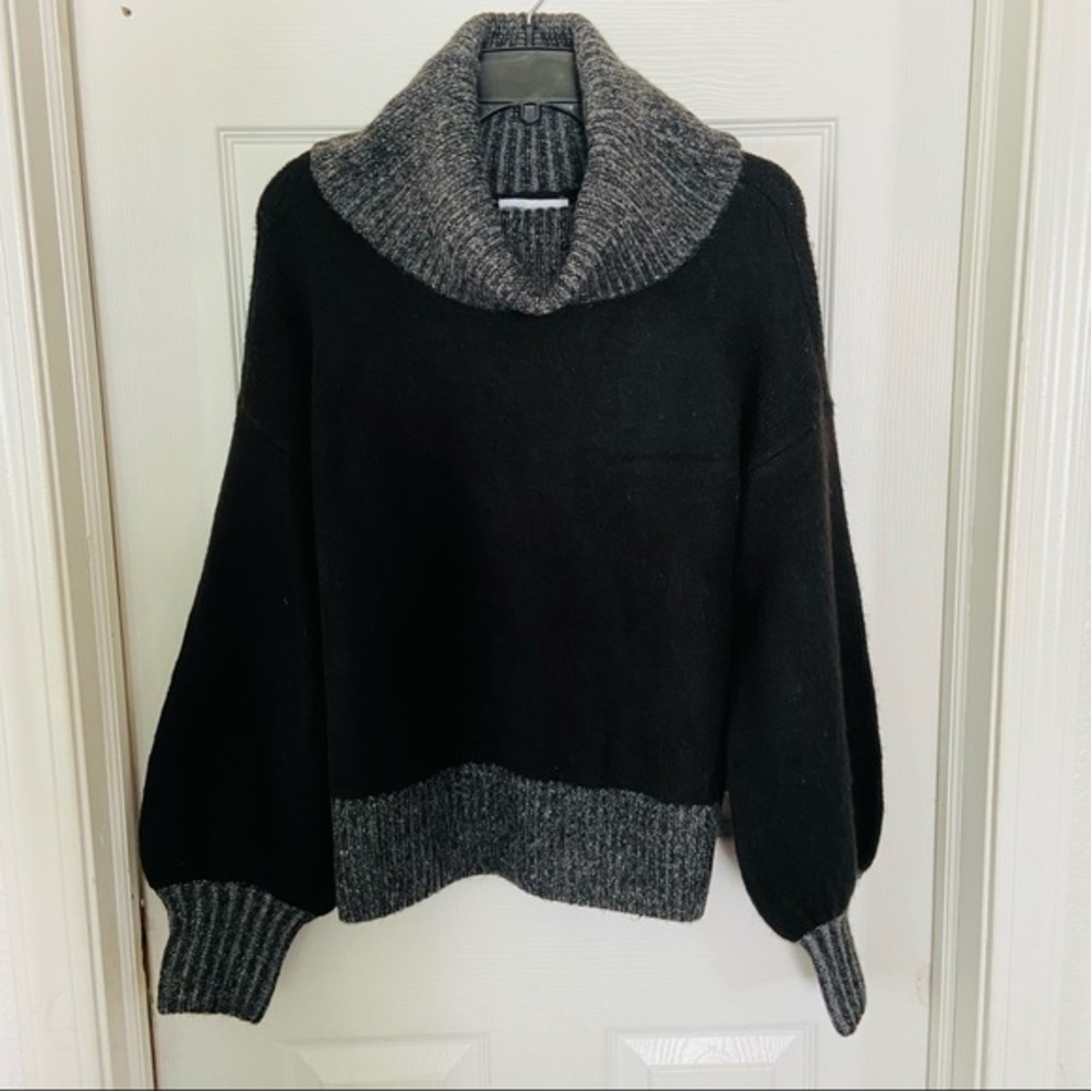 NWT EXPRESS black & gray cowl Neck turtle neck chunky knit sweater size XS